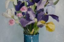 Iris dans un vase bleu